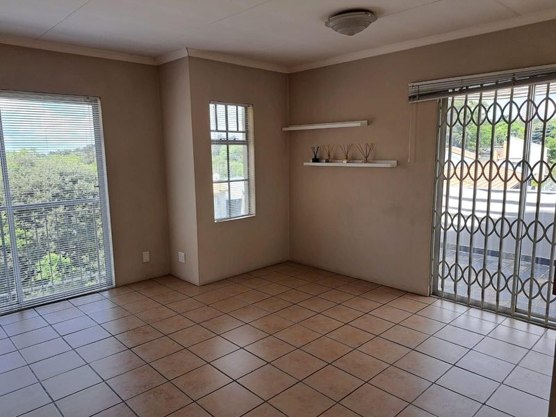 Apartment in Houghton Estate To Rent