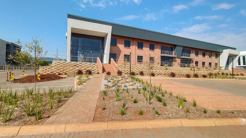 Prime Highveld Warehouse with Flexible Space &amp; Easy Truck Access