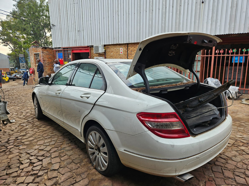 Mercedes-Benz C220 CDI W204  stripping for spares