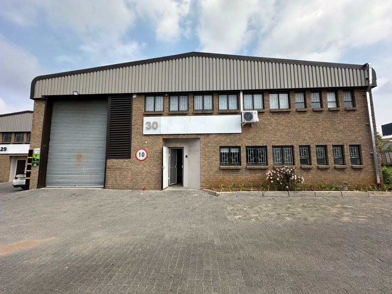 Neat mini unit to let in R24 Business Park