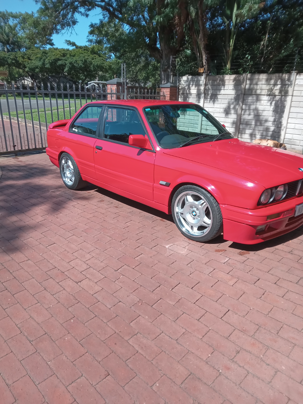 1989 BMW 325iS Shadowline