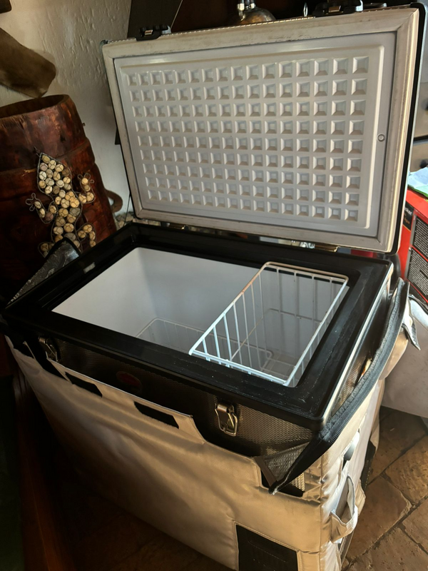 Snowmaster 80lt fridge / freezer