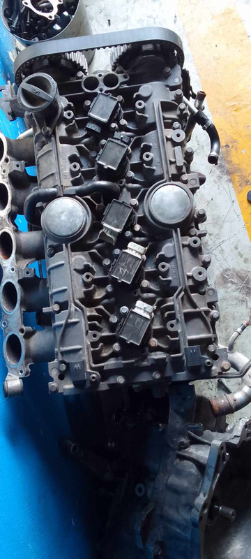 Volvo S40 T5 2.5l 2005 Head block and sump for sale