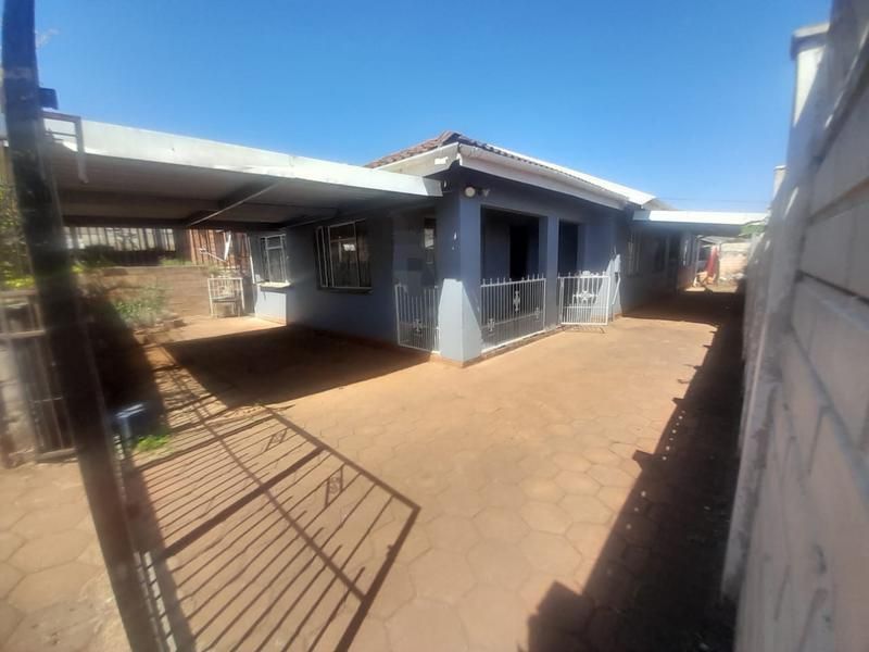 4 BEDROOM HOUSE FOR IN SALE