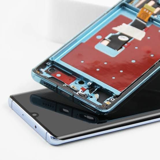 сколько будет стоить замена экрана на телефоне huawei