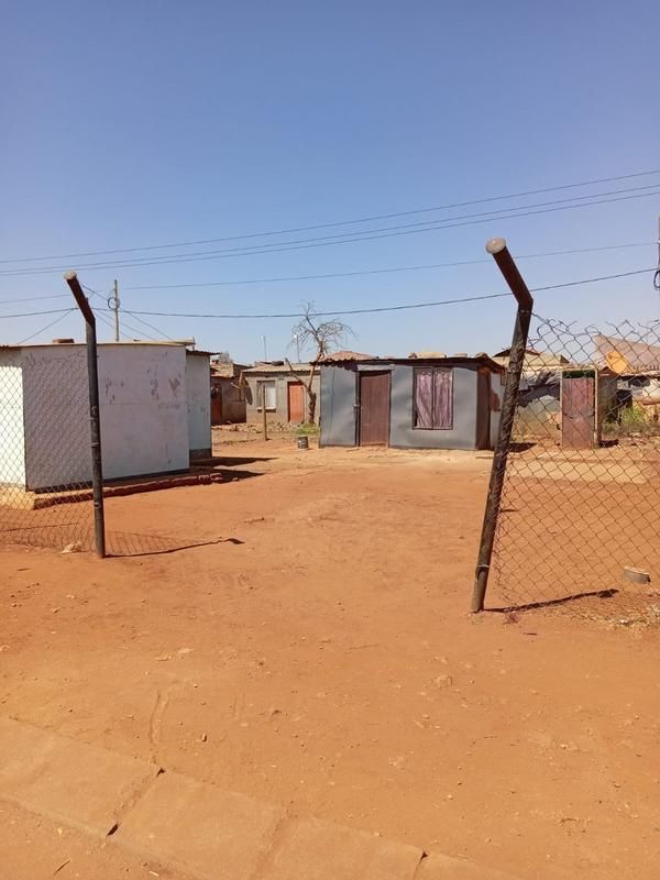 200 SQM Stand For Sale in Katlehong South