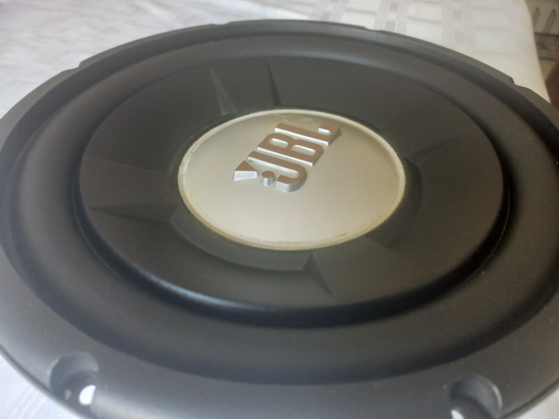 JBL DUAL VOICE COIL 10” 1000 WATT SUB AND LINERTEC AMP – HAS INSANE BASS RESPONSE