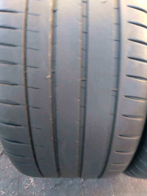 2x 275/40/19 normal Michelins pilot sports Tyres 85%tread excellent condition