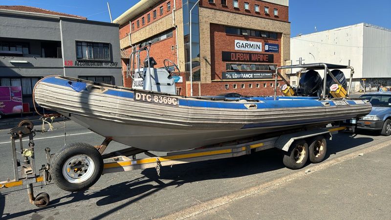 8m Crusader duck fitted with 100hp Yamaha outboards. .