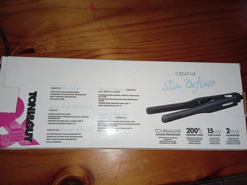 BRAND NEW TONI AND GUY HAIR STRAIGHTENER FOR  R200