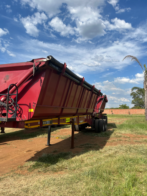 Top Trailer Side Tipper (for Hire)