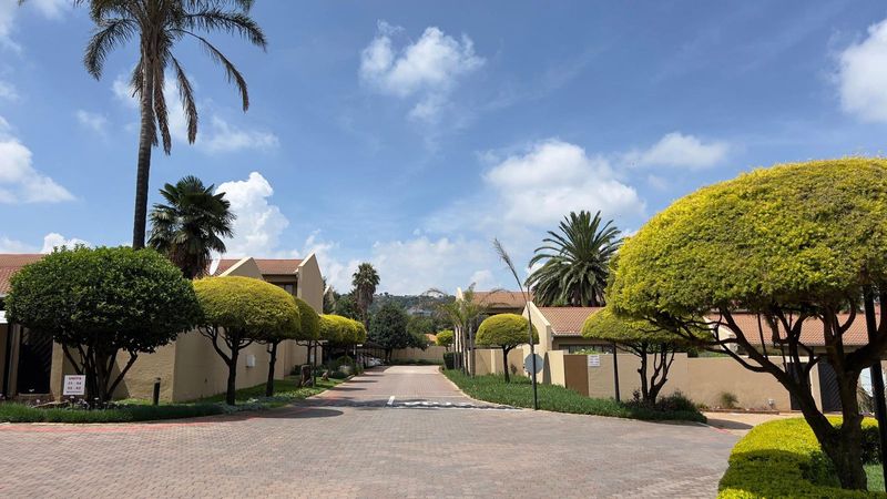 2 bedroom garden apartment to let in a serene complex