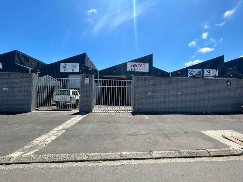 Brackenfell Industrial | Warehouse To Rent in Viben Avenue, Brackenfell | 250m²