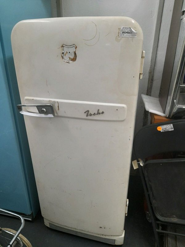 Vintage Fuchware fridge 34May24