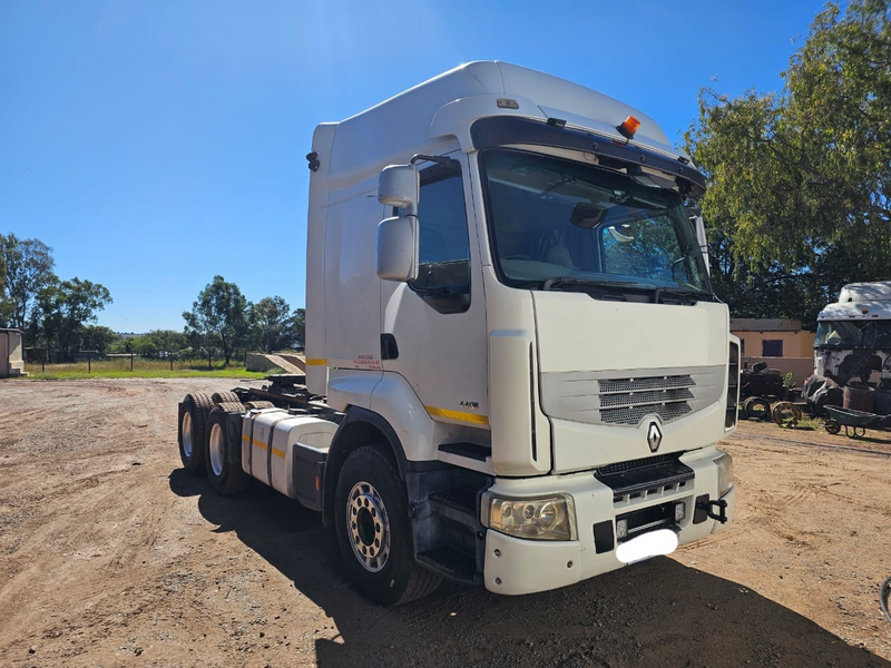 RENAULT 440 2013