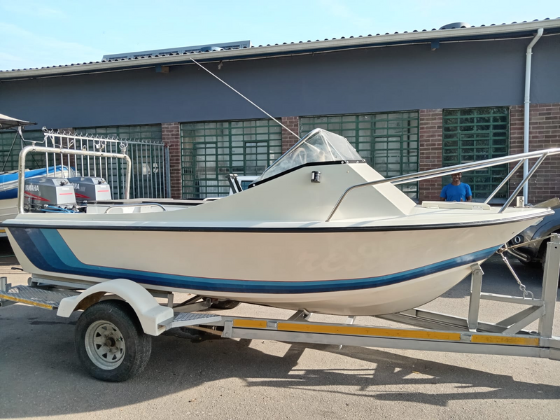 Super Dolphin 4.5m on Trailer with Yamaha 40 x 2 Electric start