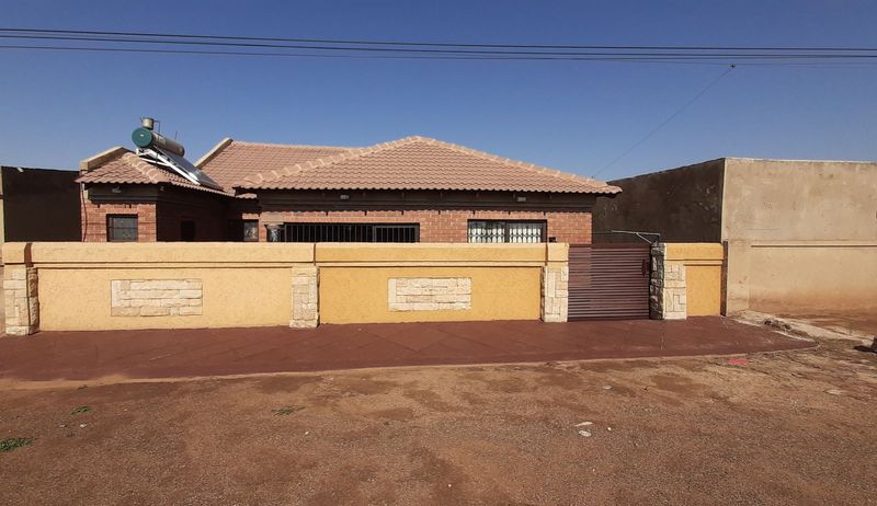 4 Bedroom House To Let in Kwenele. Katlehong