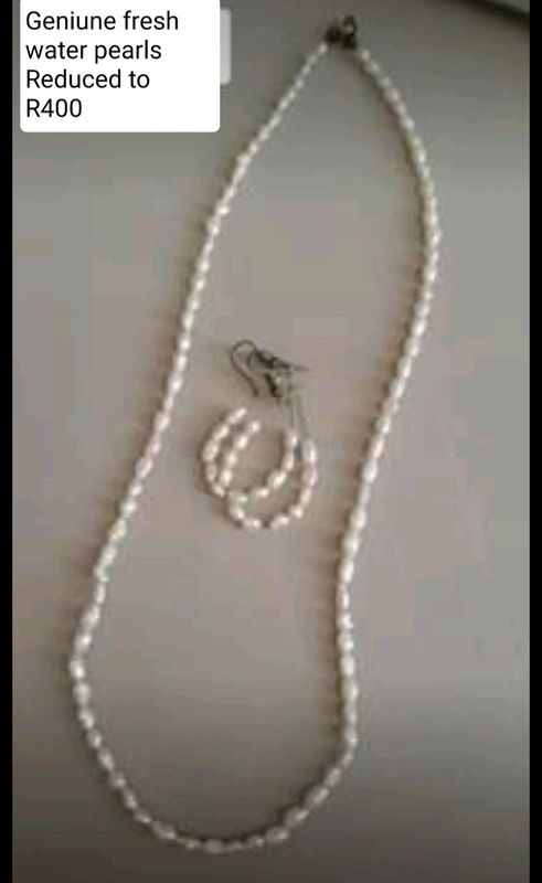 Ladies Fresh Water Pearl Necklace
