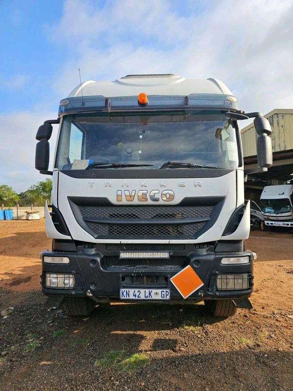 2014 Iveco Trakker 440 Double Axle