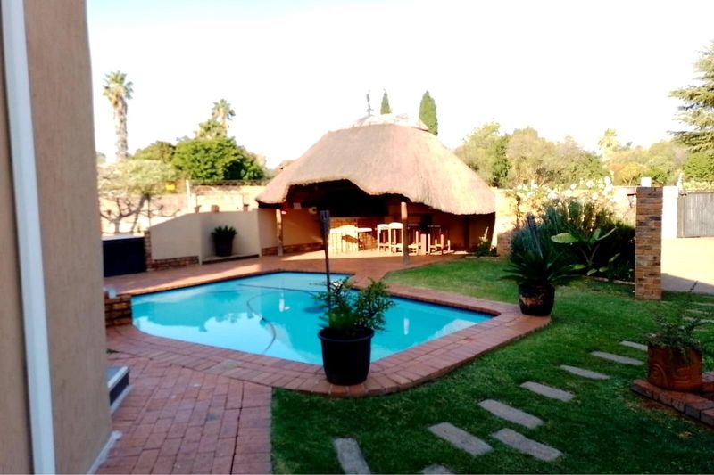 Beautiful 10 bedroom 10 bathroom  Guesthouse For Sale