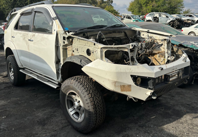 TOYOTA FORTUNER #1KD 4X4 2013 STRIPPING FOR SPARES