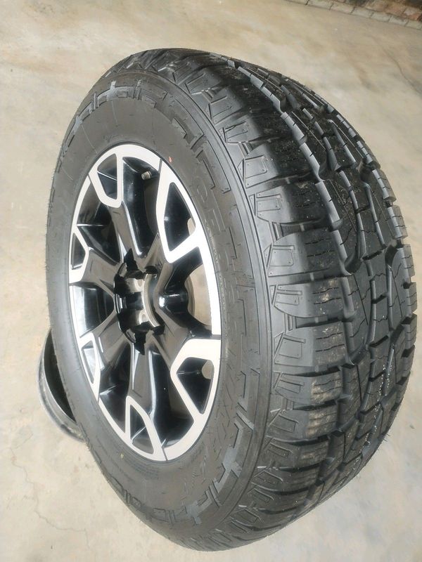 O n e 18 inch t o y o t a l e g e n d 50 magrim &amp; tyre 265 60 r18 on sale