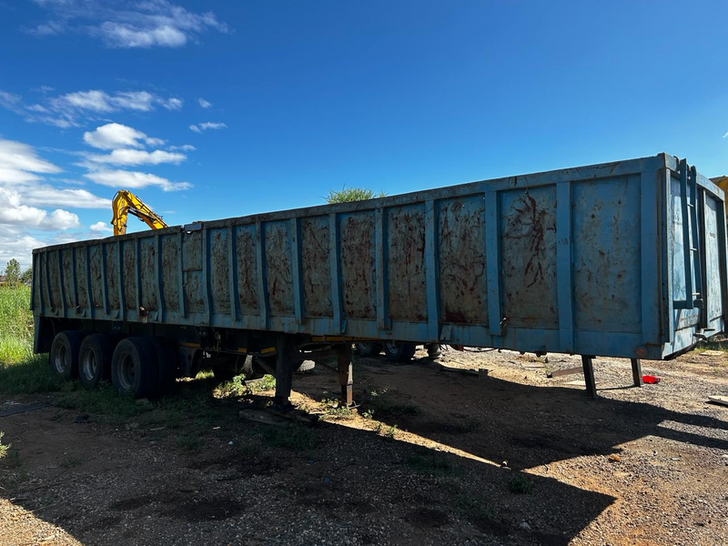 SA TRUCK BODIES 3 AXLE BACK TIPPER 1994(PRICE REDUCED!)