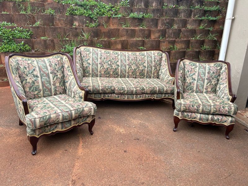 3 piece Victorian lounge set