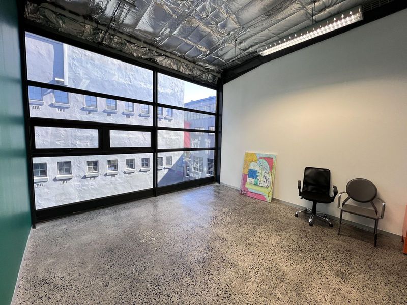 35m² Office To Let in Woodstock