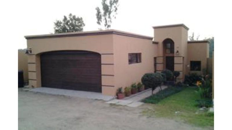 Stunning 3-Bedroom Townhouse in  4 St James Street, Ferndale, Randburg