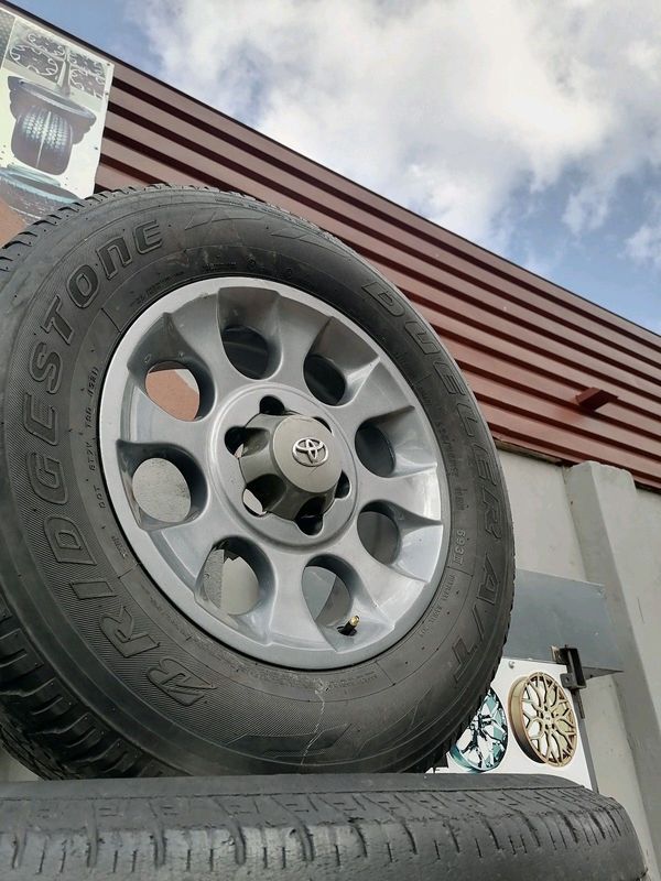 Toyota Hilux 17 Mag Rims (WITH USED TYRES)