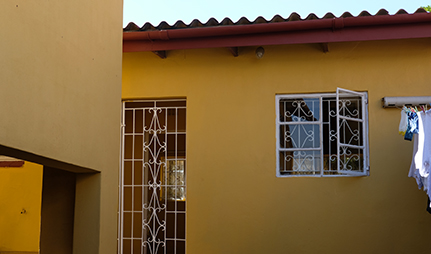 Newly renovated, secure cottage to let. Croftdene. Chatsworth. R2,500. WhatsApp: 065 8410 396