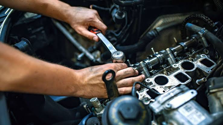 Automotive Mechanic Wanted !!