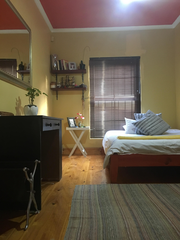 STUDENT ACCOMMODATION in RONDEBOSCH EAST