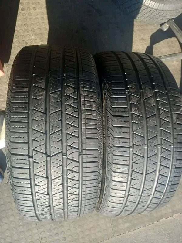 Two 275 40 22 Continental tyres with 90% treads available for sale