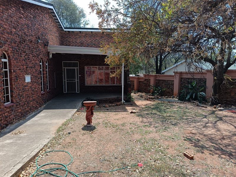 3 Bedroom House for sale in Protea Park