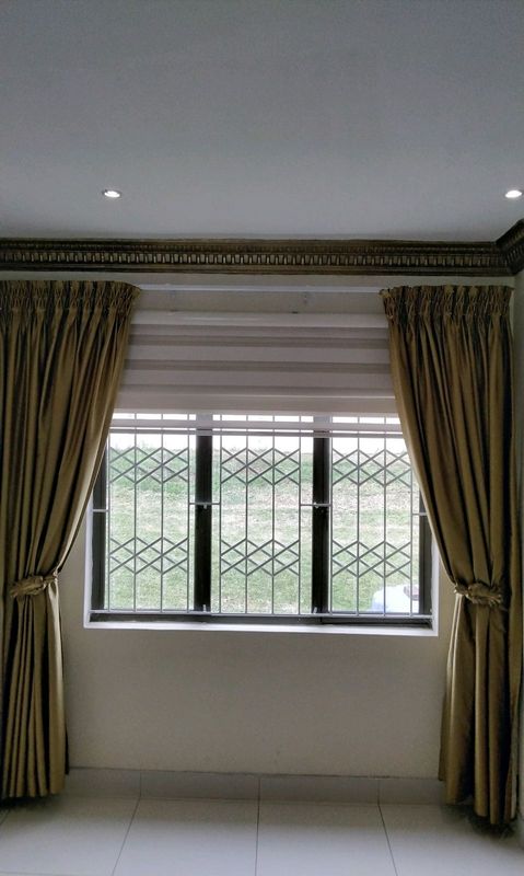 Curtain to fit patio or window. 1800mm(w) x 2100mm(h)