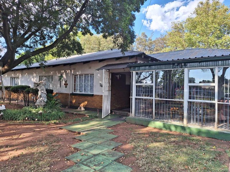 Spacious family home in Meyerton Central
