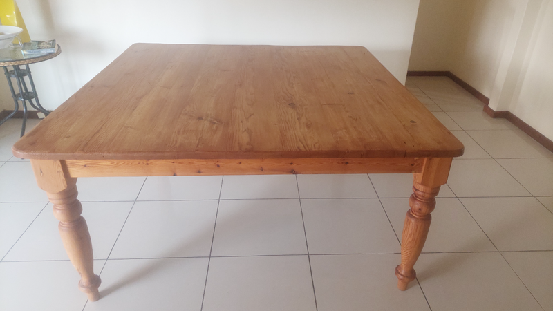 8 seater Oregon pine table