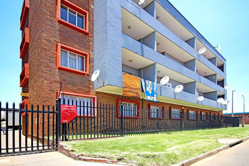 AFFORDABLE 1 BEDROOM, 1 BATH APARTMENT TO LET AT BENONI CENTRAL!!