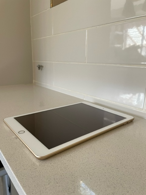 Apple iPad 6th gen 32GB