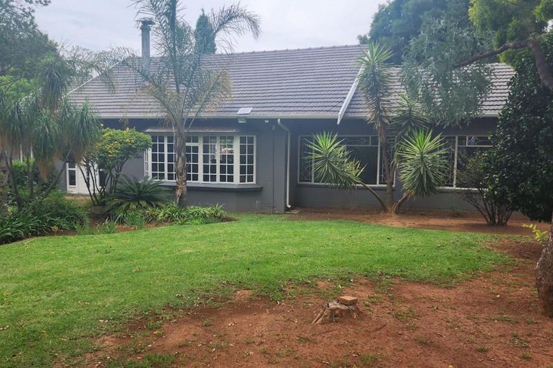 4 BEDROOM HOUSE WITH FLAT FOR SALE - do not miss out on this oppertunity