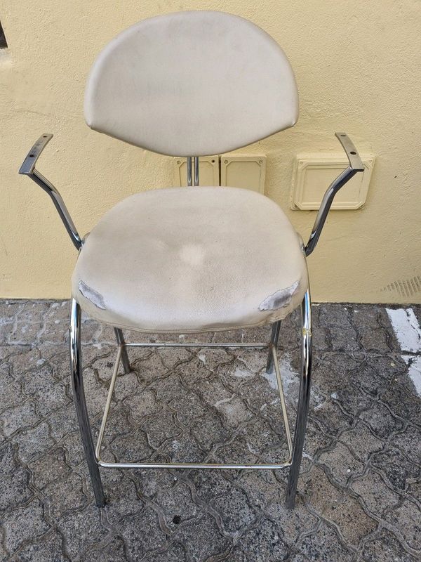 steel leg cream chair