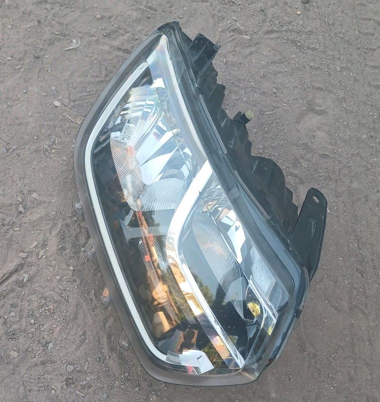 Renault sandero stapway right headlight