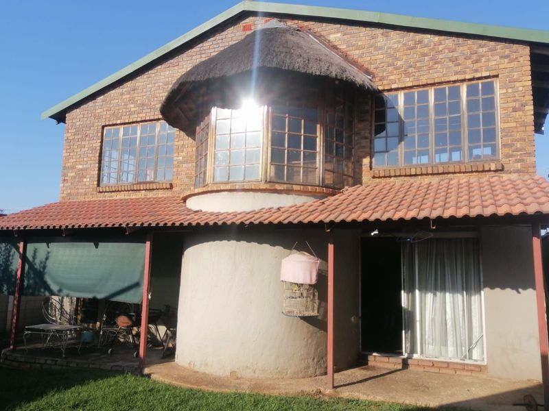 6 bedroom house for sale in Claremont, Pretoria