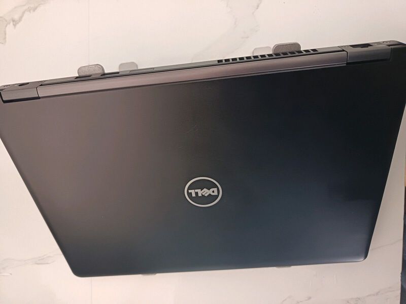 Dell Laptop 5480 - Almost New.