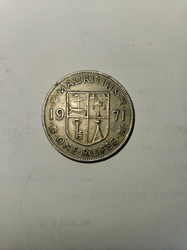 1971 Mauritius Queen Elizabeth II One Rupee Coin.