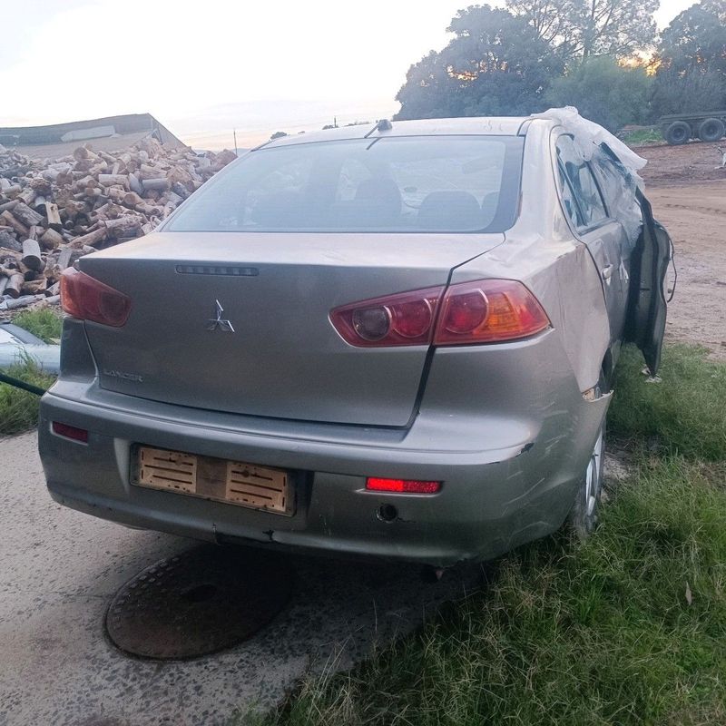 Mitsubishi lancer stripping for spares