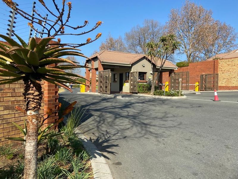 Simplex Unit to Rent in Olivedale Retirement Village