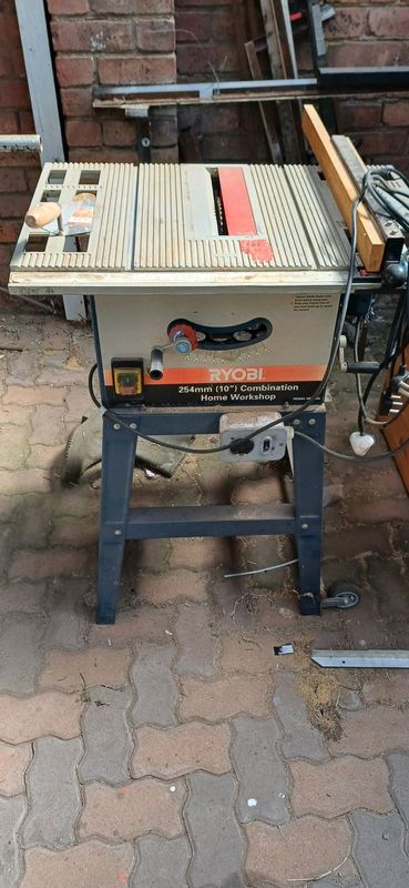 Table saw and router combination. Wanting R2500 onco